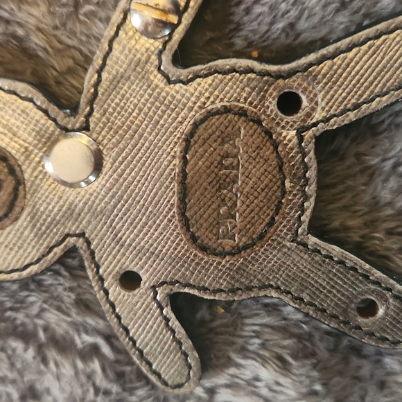 Prada bear keychain - Picture 4 of 4